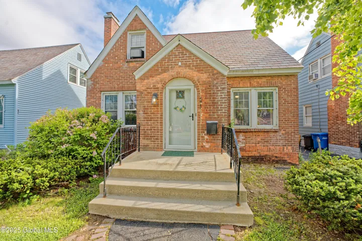 21 Fordham Court, Albany, New York 12209
