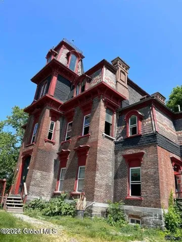 3 118th Street, Troy, New York 12182