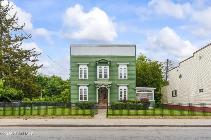 1466 3rd Street, Rensselaer, New York 12144