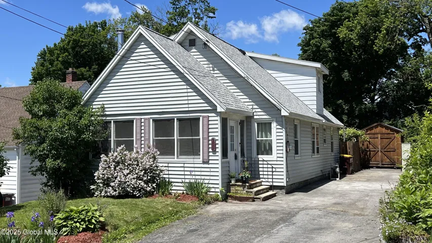 209 Hudson Ave East, East Greenbush, New York 12144