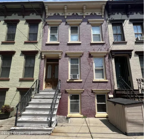 5 Irving Street, Albany, New York 12210