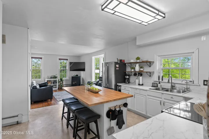 202 Steadwell Road, Amsterdam, New York 12010