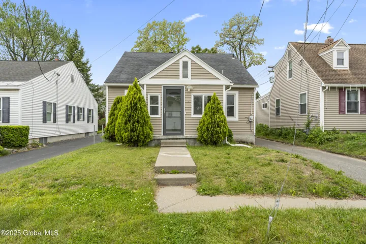 14 Woodside Avenue, Colonie, New York 12205