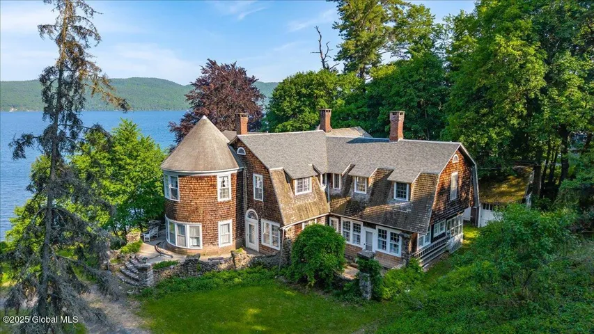 18 Chipwick Lane, Hague, New York 12836