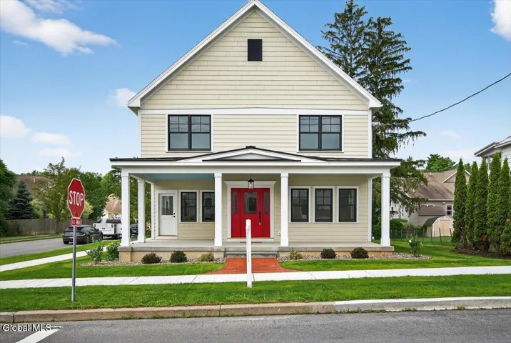 29 Newton Avenue, Saratoga Springs, New York 12866