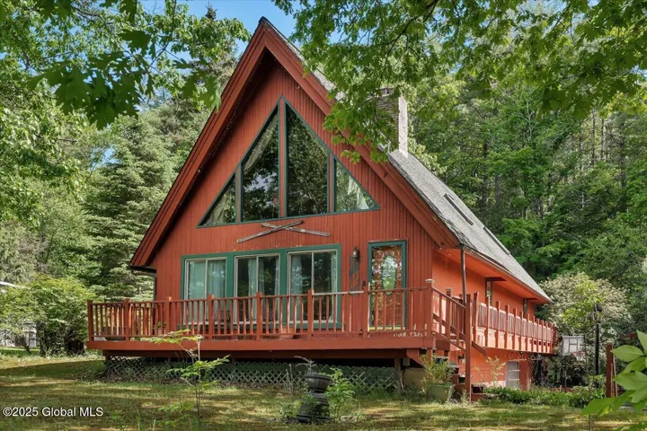 34 Glen Royal Drive, Sand Lake, New York 12018