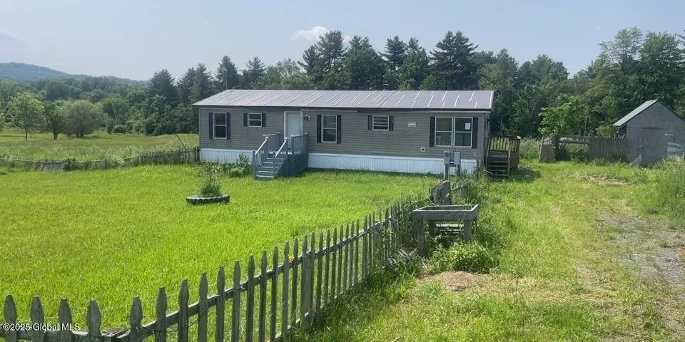 714 W Valley Road, Argyle, New York 12809