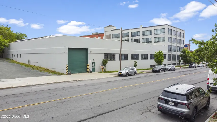 930 Broadway, Albany, New York 12207