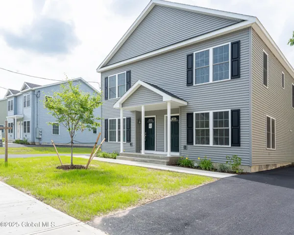 416 Summit Avenue, Schenectady, New York 12307