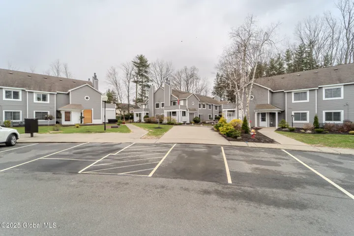 1976 Curry Road, Schenectady, New York 12303