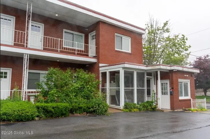 195 S South Broadway, Saratoga Springs, New York 12866