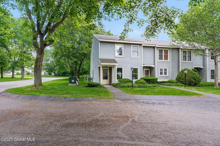 1 Hale Drive, Halfmoon, New York 12065