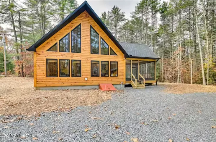 211 Woods Hollow Road, Gloversville, New York 12078
