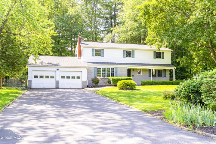 8 Burning Bush Boulevard, Clifton Park, New York 12019
