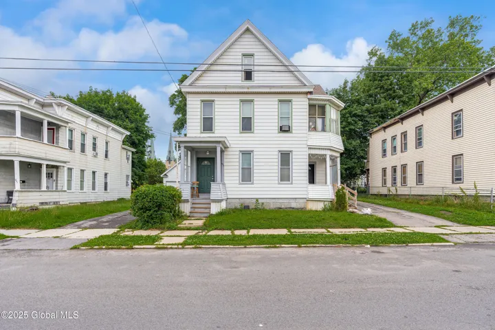 233-235 Grand Street, Amsterdam, New York 12010