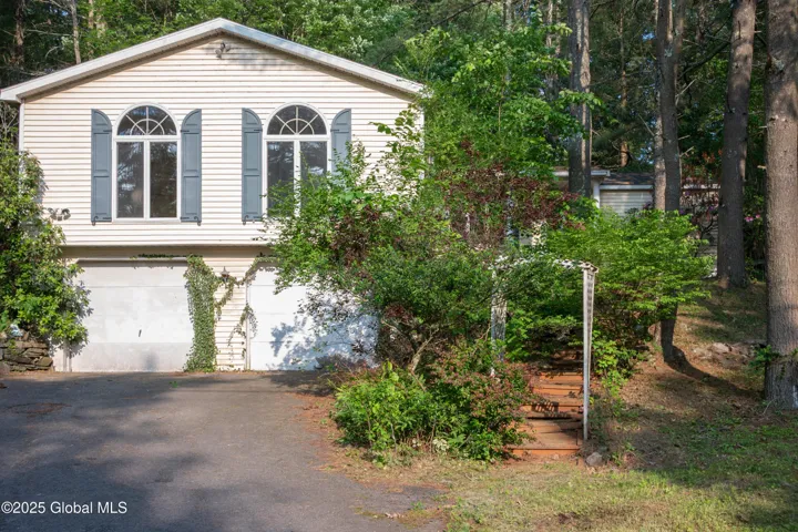 1072 Honey Hollow Road, New Baltimore, New York 12058