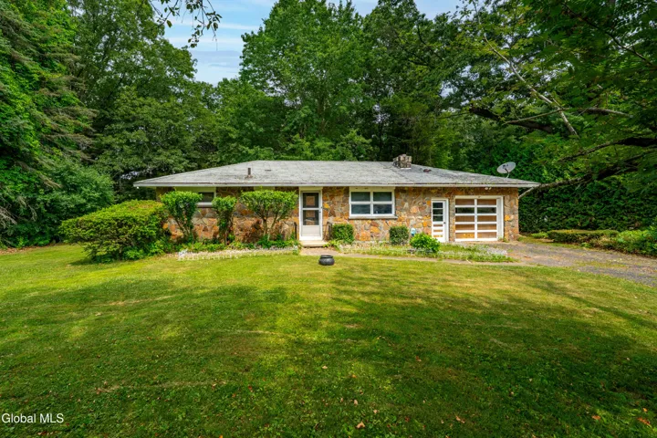 849 Whitney Drive, Niskayuna, New York 12309