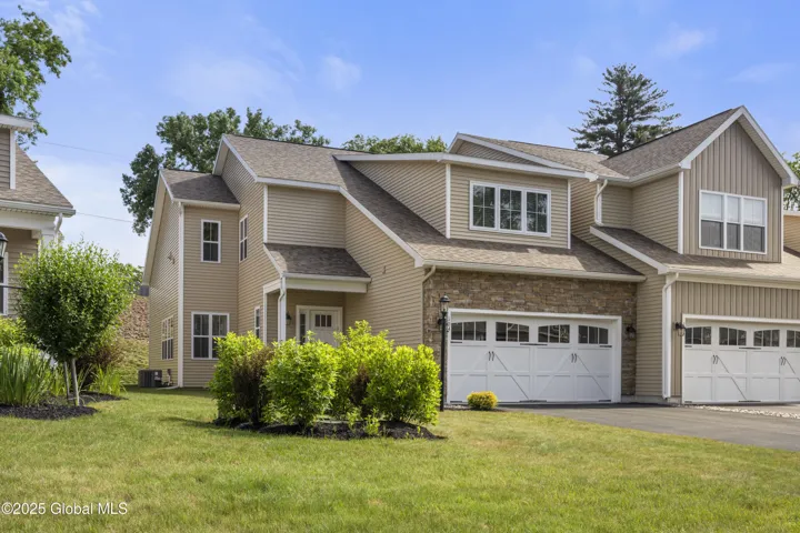 10a Idared Lane, Halfmoon, New York 12065