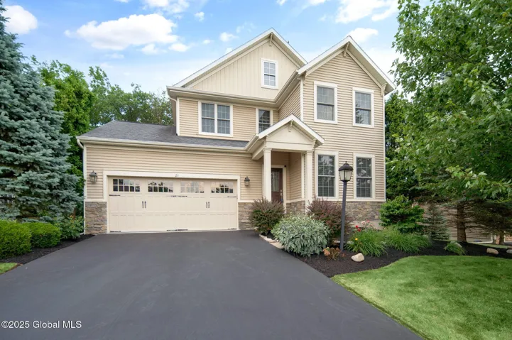21 Beacon Drive, Colonie, New York 12189