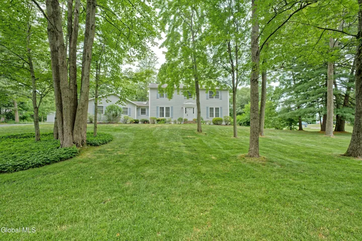 8 Dorchester Street, Clifton Park, New York 12065