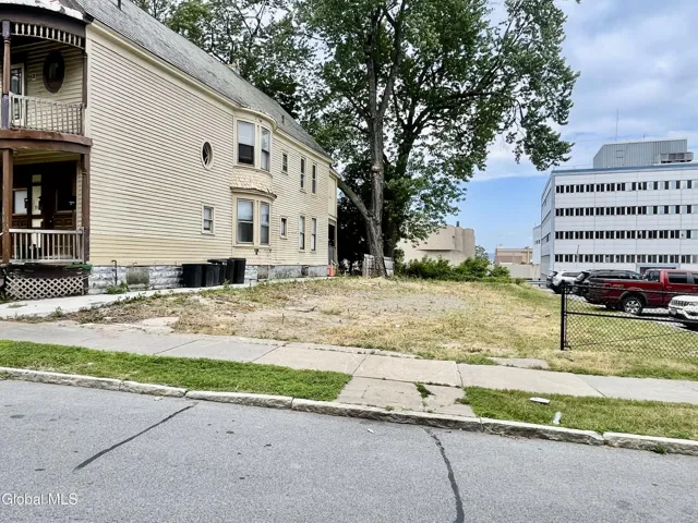 312 Georgetta Dix Plaza, Schenectady, New York 12307