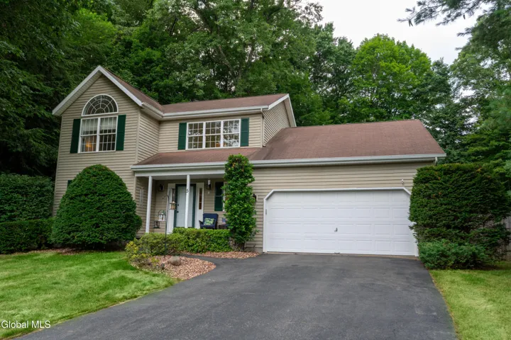 5 Hollow Creek Court, Ballston Spa, New York 12020
