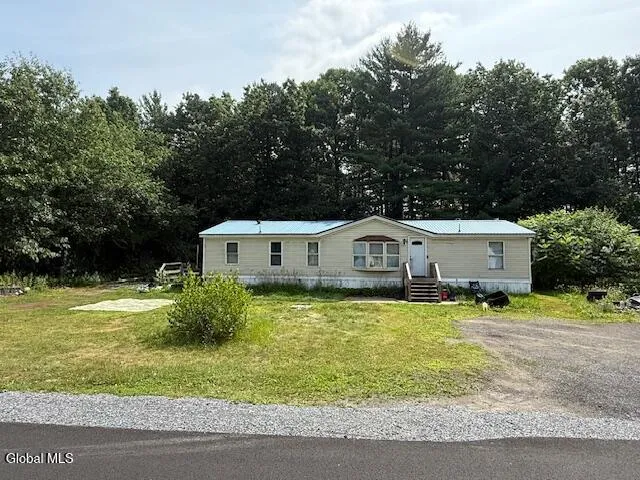 32 Minnesota Avenue, Queensbury, New York 12804