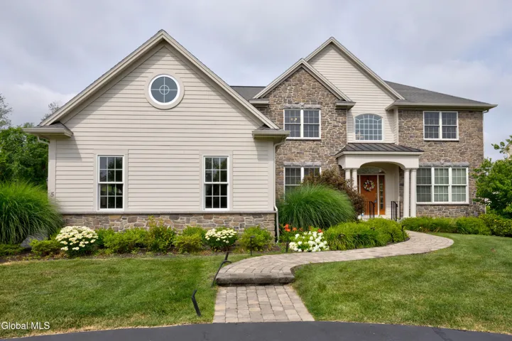 5 Sundance Lane, Colonie, New York 12211