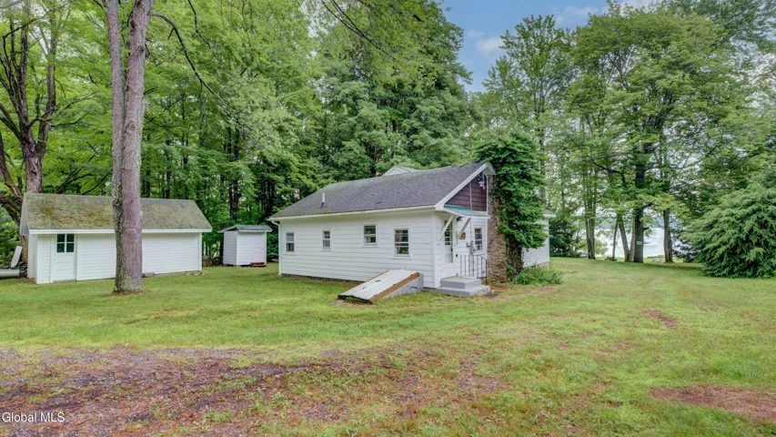 585 Sinclair Road, Northampton, New York 12134