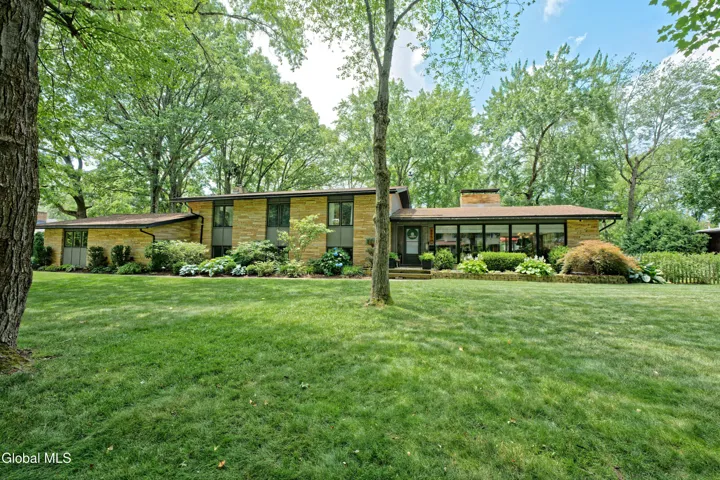 885 Meadow Lane, Niskayuna, New York 12309
