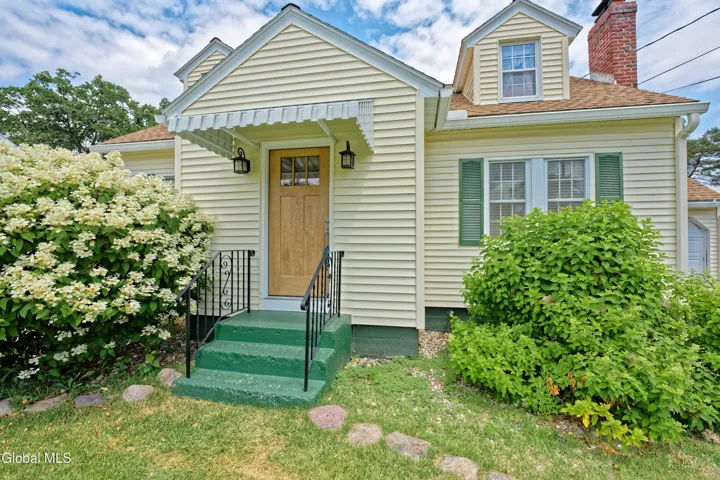 2076 Caldicott Road, Rotterdam, New York 12303
