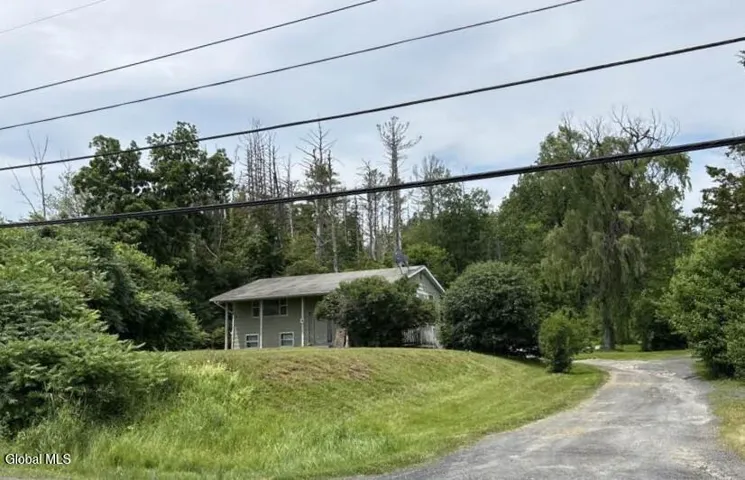 9667 Rt 9, Athens, New York 12015
