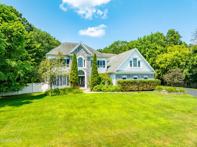 38 W Glenwood Drive, Colonie, New York 12110