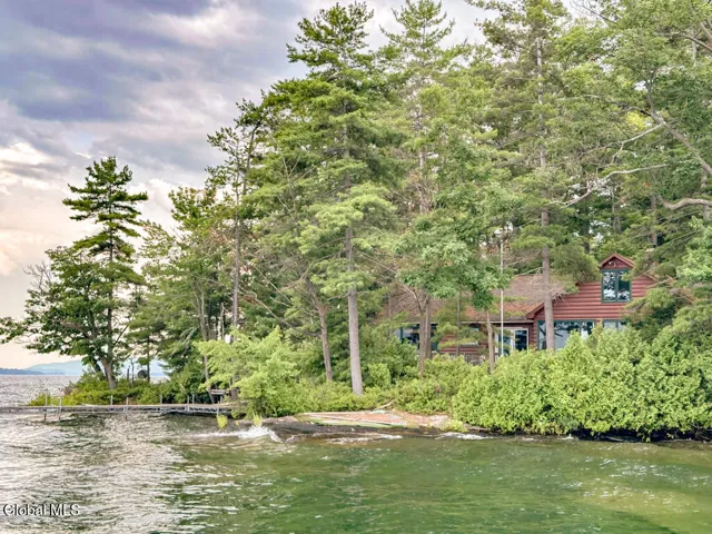 4 Oahu Island, Bolton, New York 12814