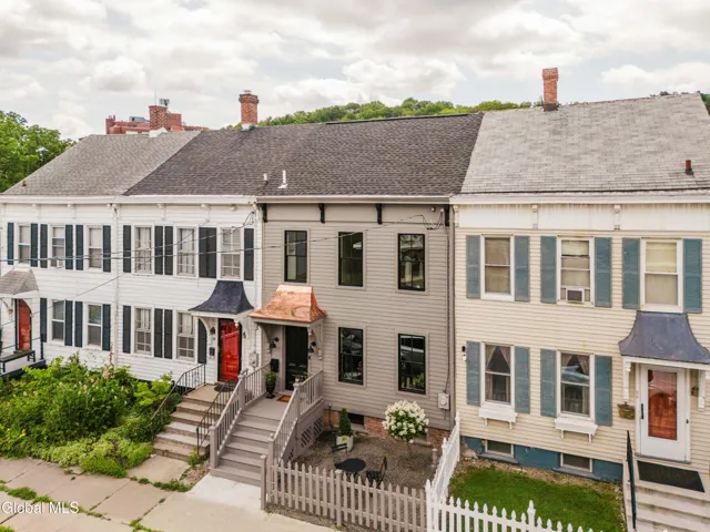 22 8th Street, Hudson, New York 12534