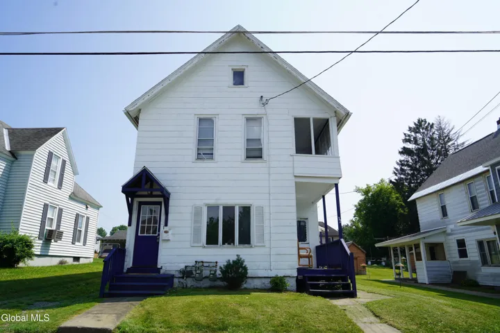 32 Walnut Street, Gloversville, New York 12078