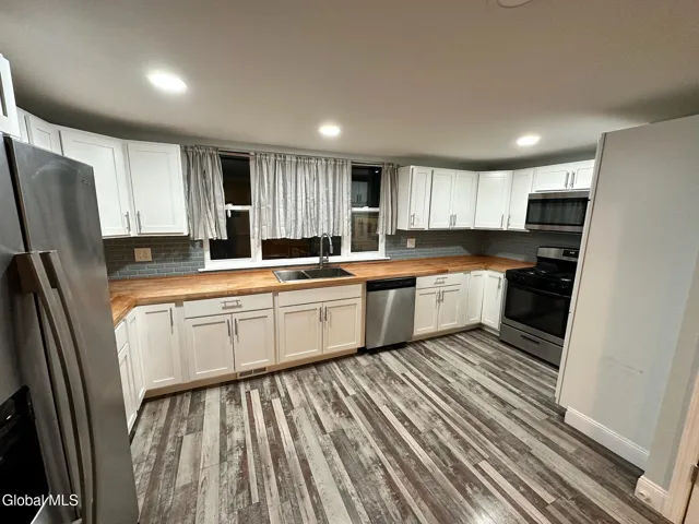 6 Broadway, Cohoes, New York 12047