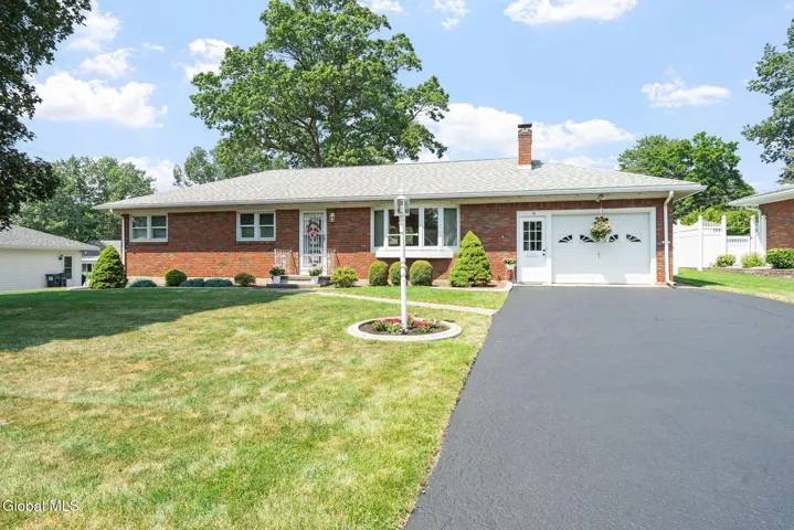 16 Lorna Lane, Colonie, New York 12211