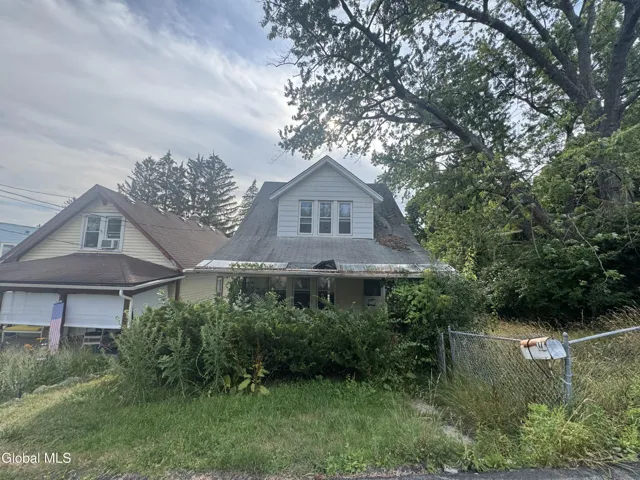 17 Courtland Street, Troy, New York 12180