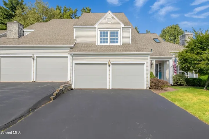 1 Ridgefield Drive, Guilderland, New York 12186