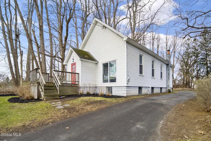 300 Old Niskayuna Road, Colonie, New York 12110