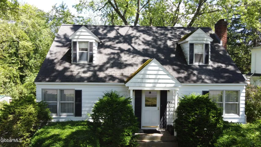 1128 Hedgewood Lane, Niskayuna, New York 12309