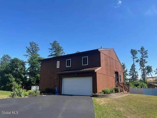 30 Pitch Pine Road, Albany, New York 12203