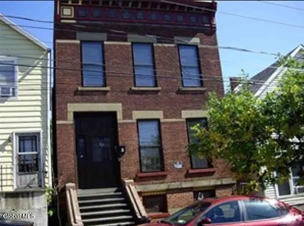 82 14th Street, Troy, New York 12180