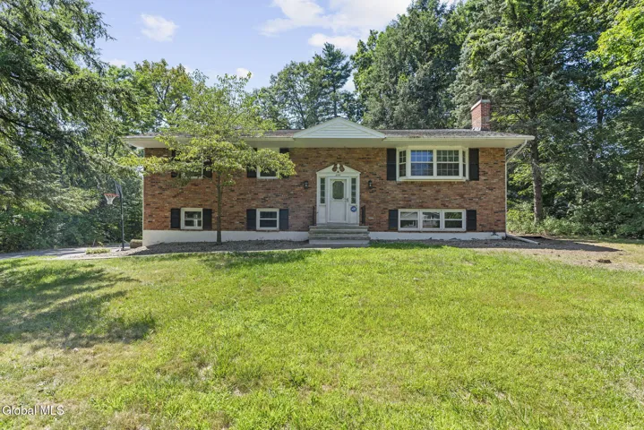 859 Hereford Way, Niskayuna, New York 12309