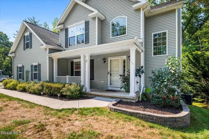 11 Sleepy Hollow Drive, Clifton Park, New York 12065