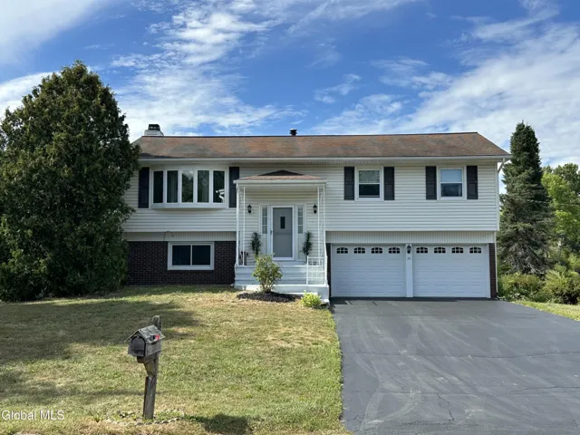 25 Langmore Lane, Brunswick, New York 12180