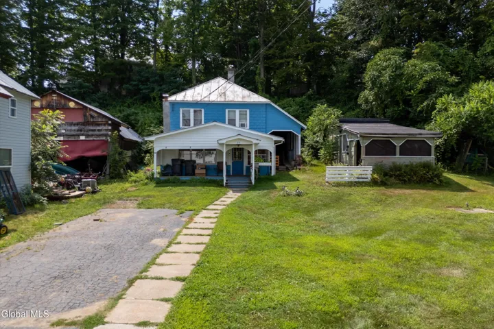 29 Hamilton Avenue, Corinth, New York 12822