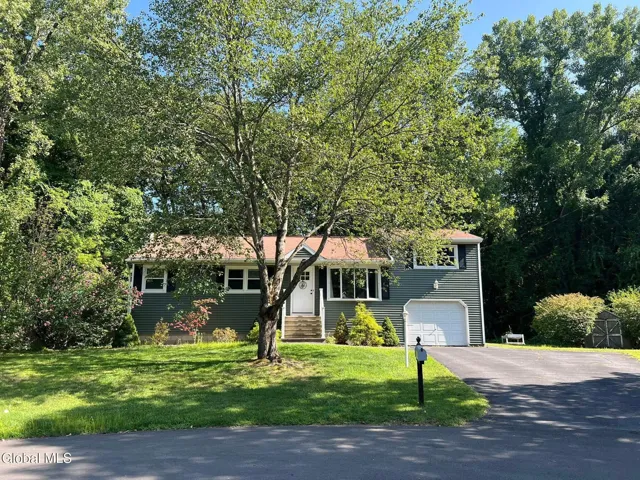 20 Chesebro Drive, Schenectady, New York 12309