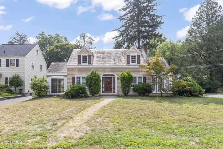 8 Furman Place, Bethlehem, New York 12054